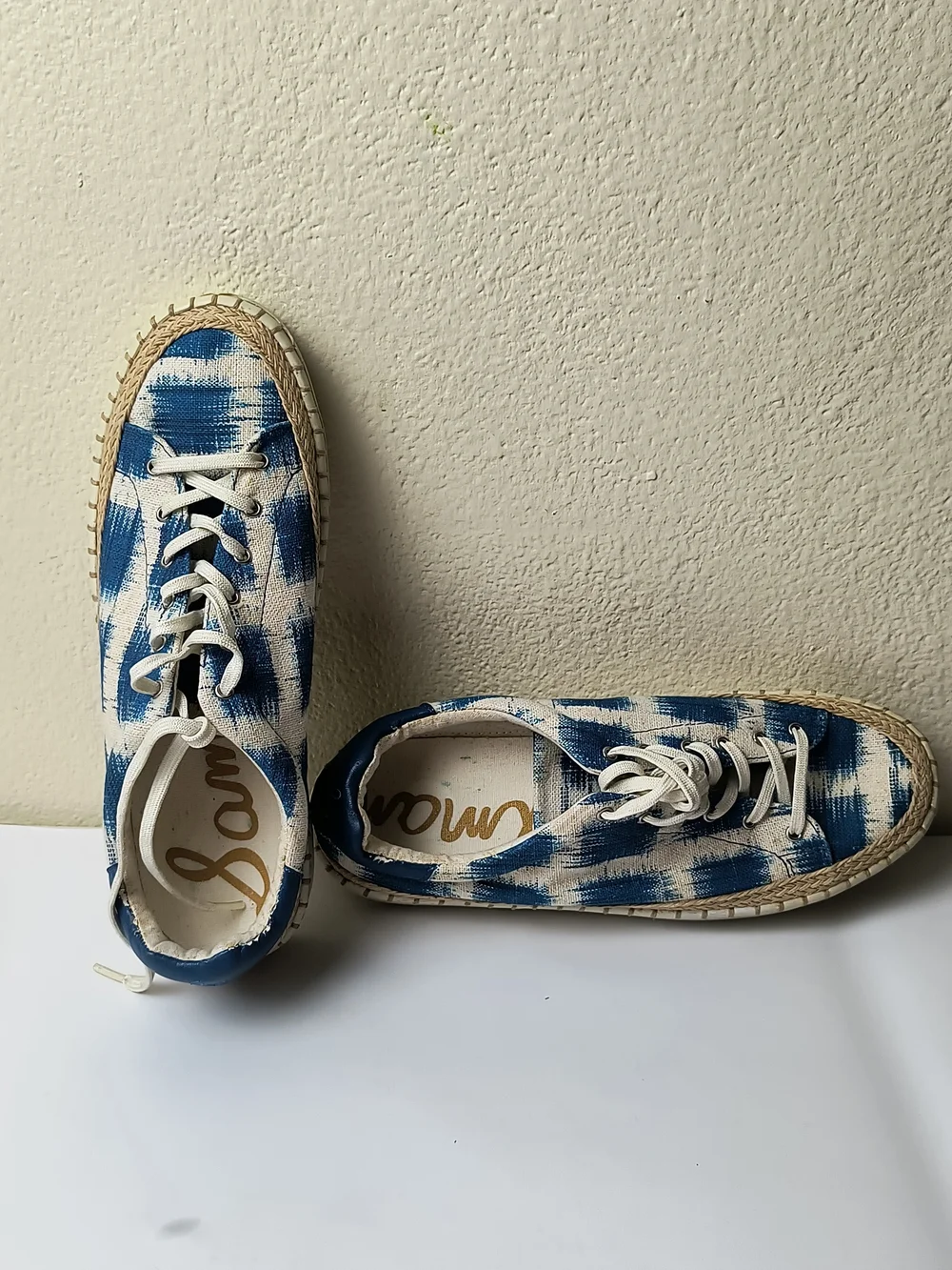Sam Edelman Kavi 8 White Label with Black Script - Tie Dye